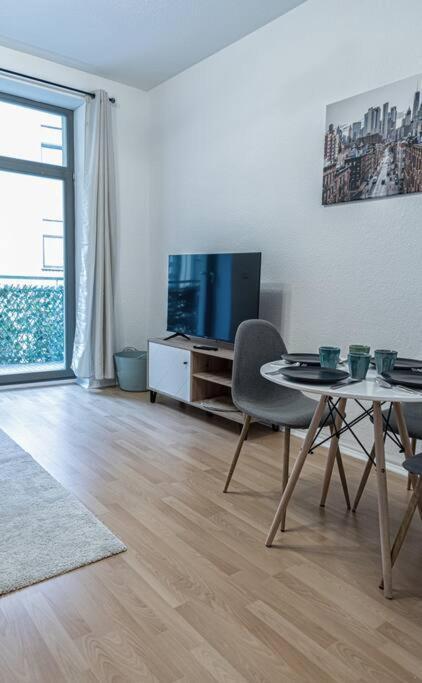 Apartament Blue Chili 23 - Modern, Zentral, Mit Balkon Magdeburg Zewnętrze zdjęcie
